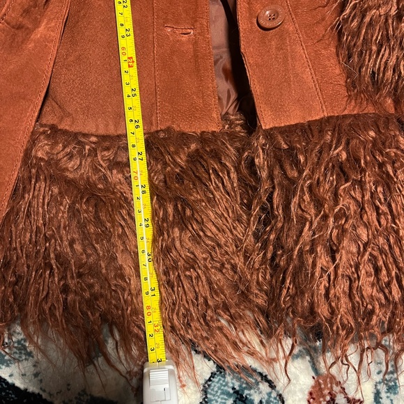 Beautiful like new 100% Genuine Suede Leather Camel Brown Coat with faux fur. - Picture 6 of 6